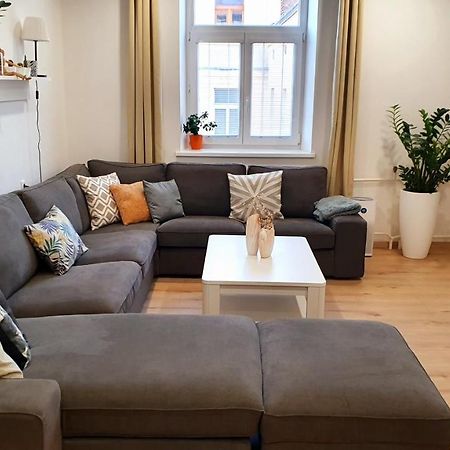 Le Monde Apartment Bratislava - Amazing 5Bdr In Downtown Bagian luar foto