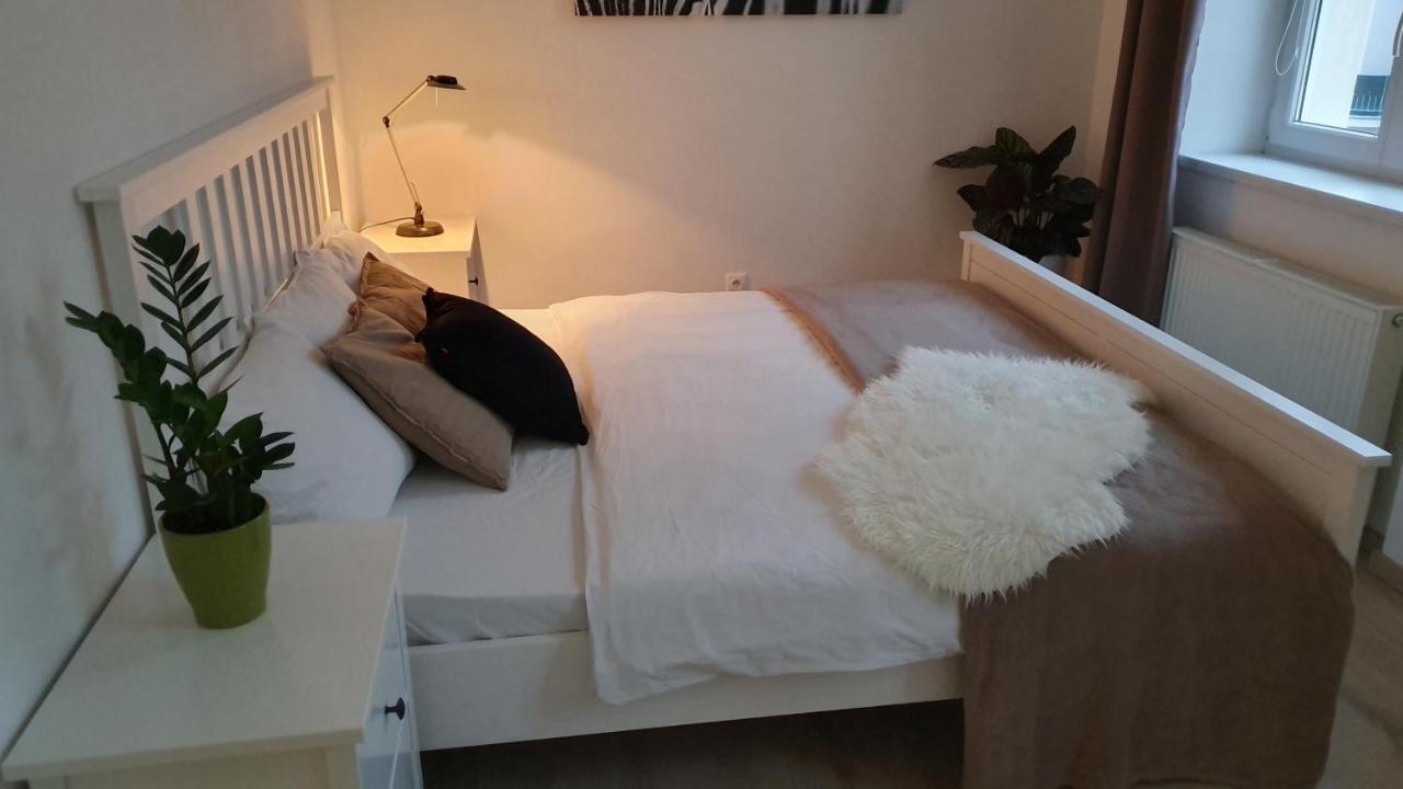 Le Monde Apartment Bratislava - Amazing 5Bdr In Downtown Bagian luar foto