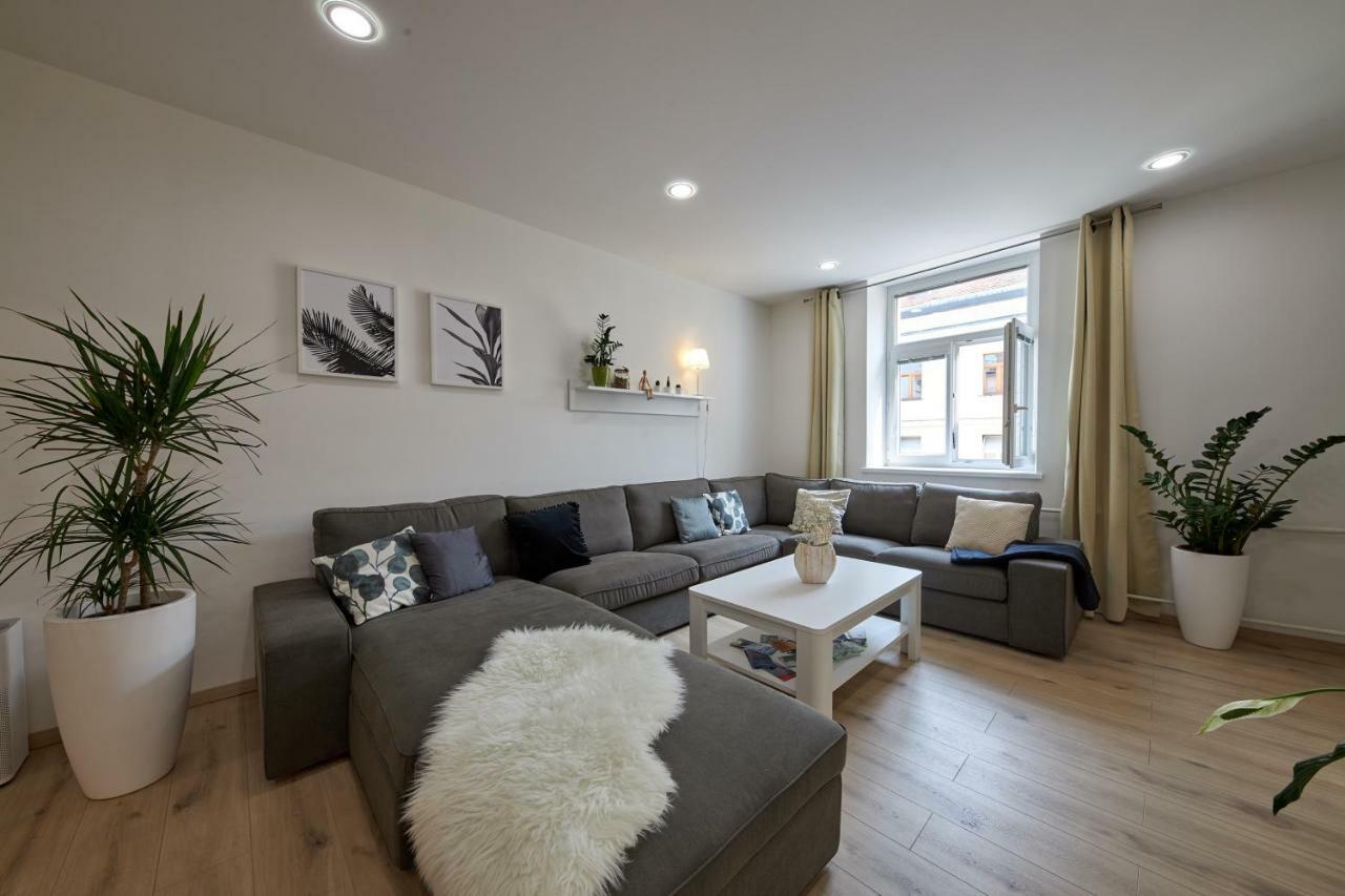 Le Monde Apartment Bratislava - Amazing 5Bdr In Downtown Bagian luar foto