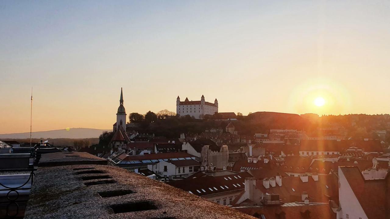 Le Monde Apartment Bratislava - Amazing 5Bdr In Downtown Bagian luar foto