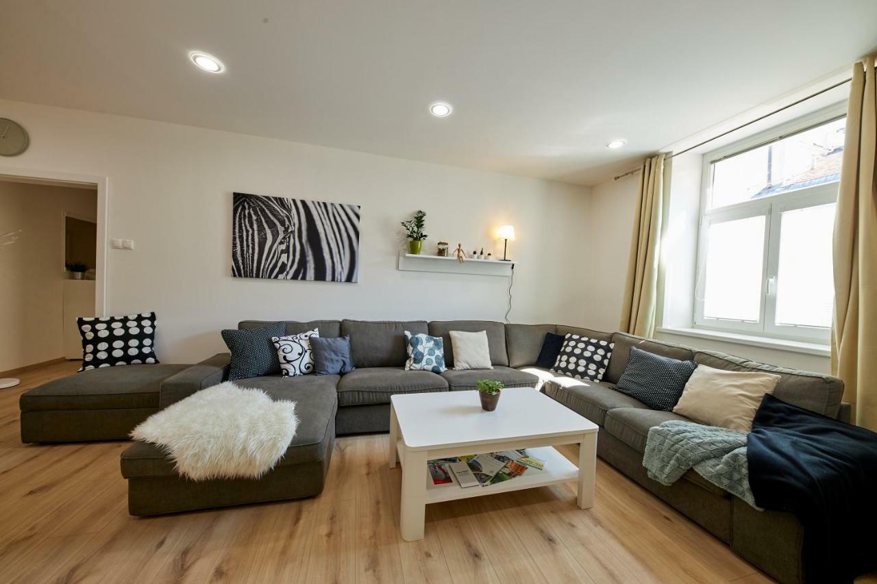 Le Monde Apartment Bratislava - Amazing 5Bdr In Downtown Bagian luar foto
