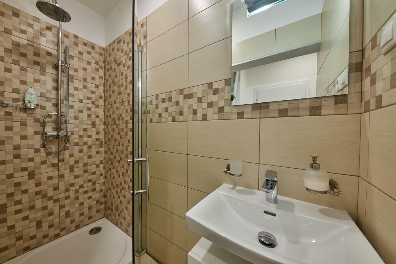 Le Monde Apartment Bratislava - Amazing 5Bdr In Downtown Bagian luar foto