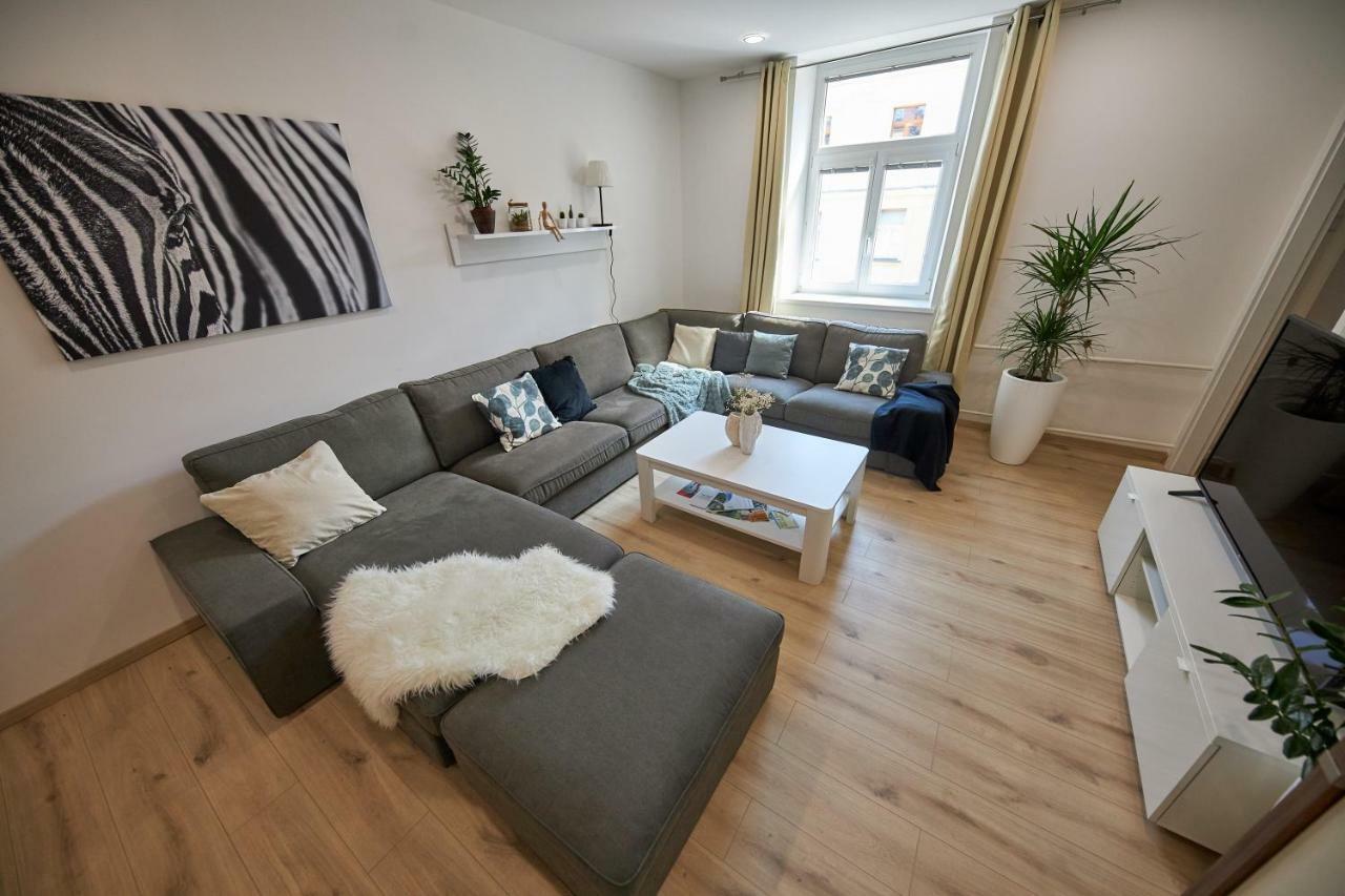 Le Monde Apartment Bratislava - Amazing 5Bdr In Downtown Bagian luar foto