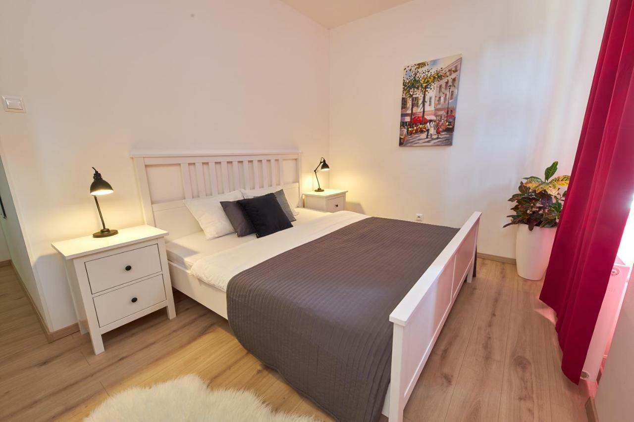 Le Monde Apartment Bratislava - Amazing 5Bdr In Downtown Bagian luar foto
