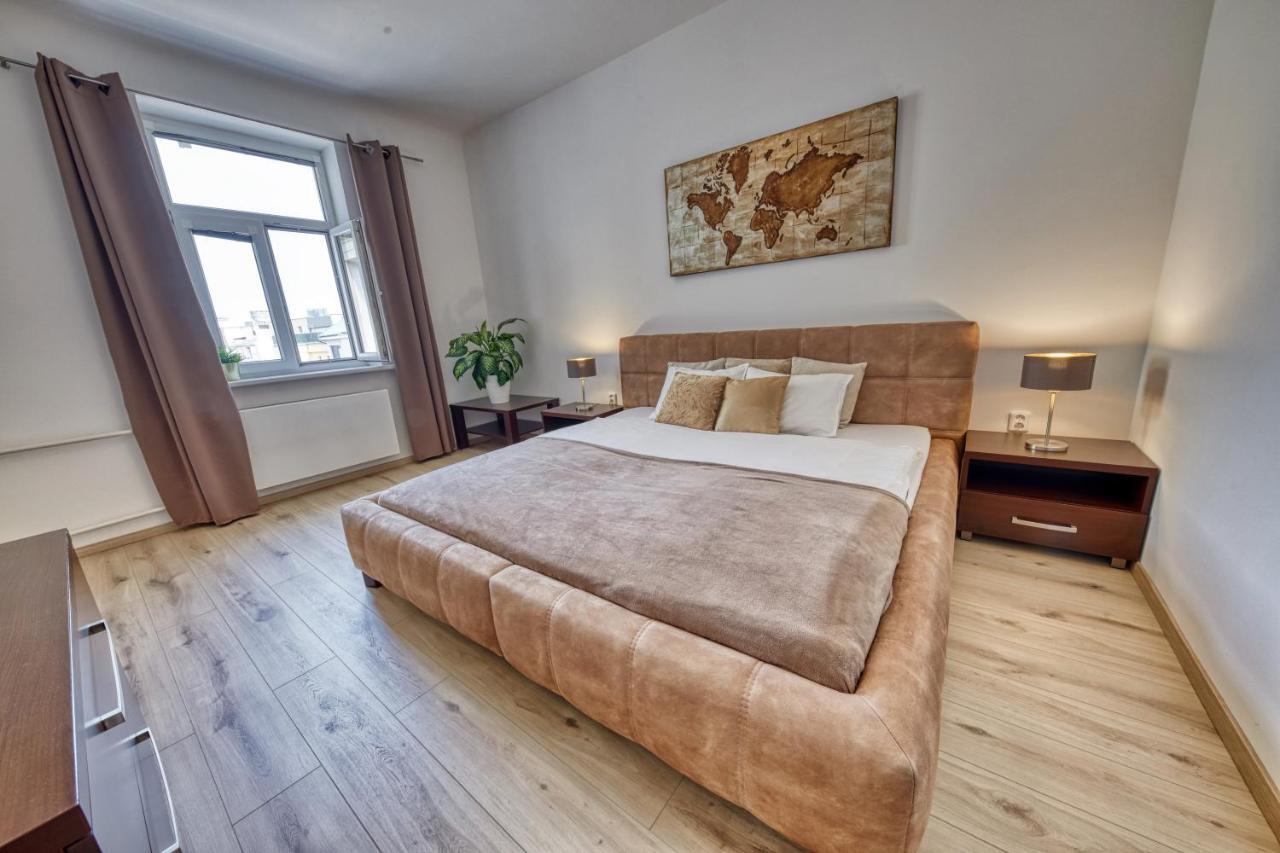 Le Monde Apartment Bratislava - Amazing 5Bdr In Downtown Bagian luar foto