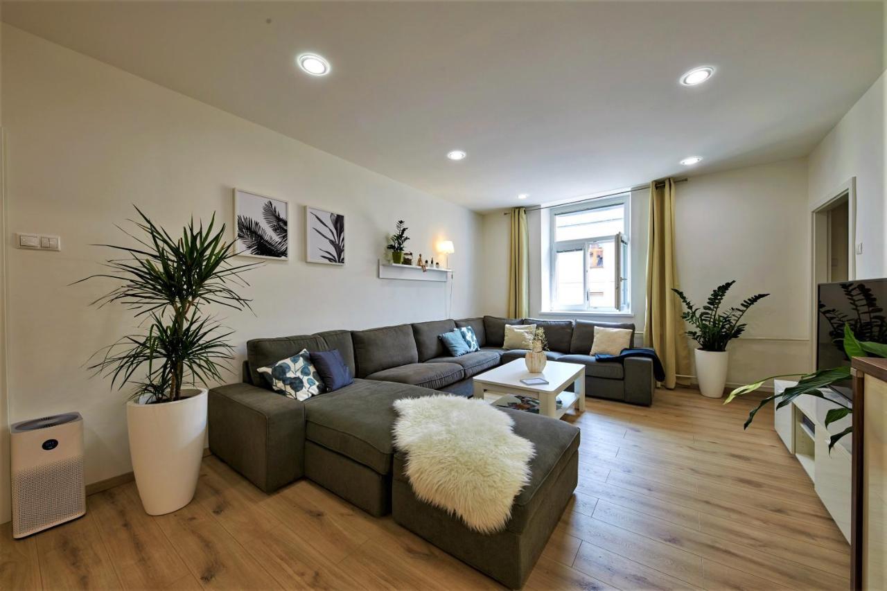 Le Monde Apartment Bratislava - Amazing 5Bdr In Downtown Bagian luar foto
